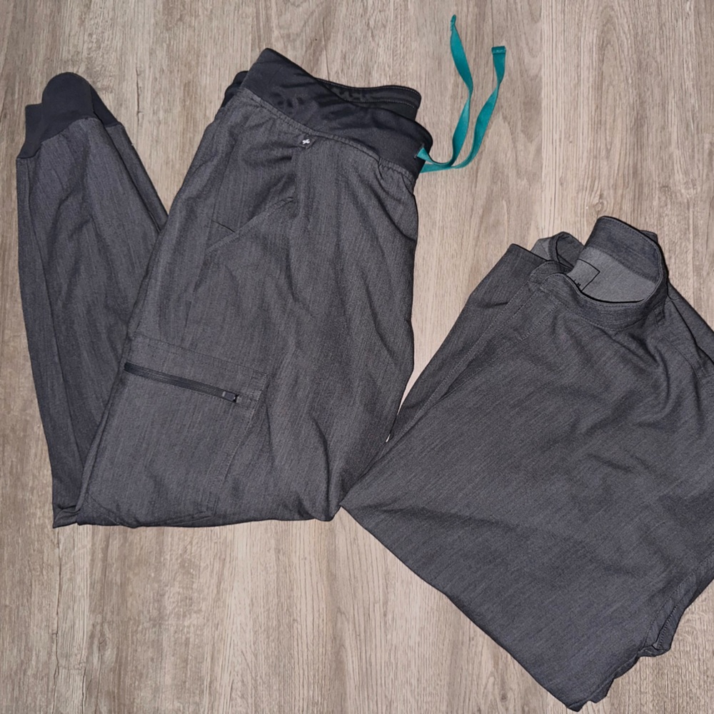 Figs Zamora jogger and Rafaela top M women’s